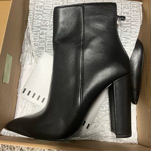 Brand New Steven Madden Tristan Black Booties 8.5